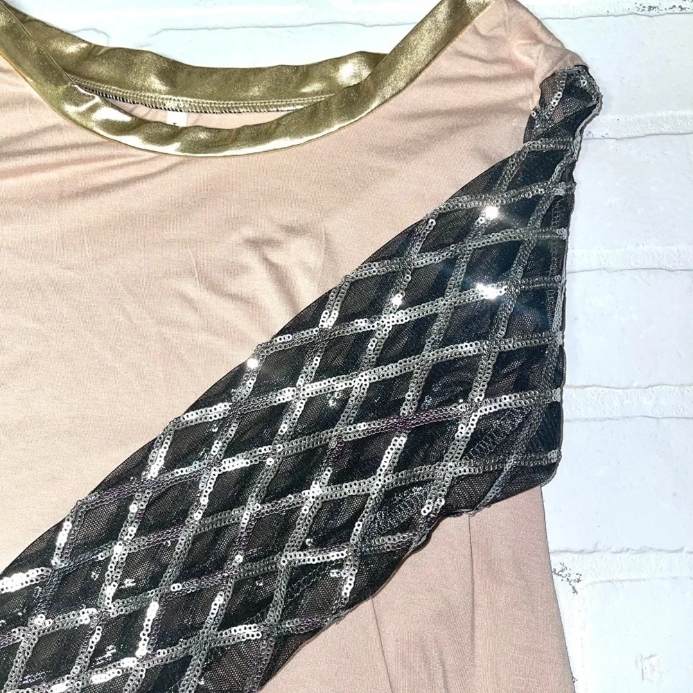 🍩 Mid-length Sequined Long Sleeved  Khaki Top - Picture 3 of 7